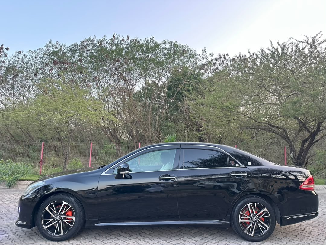 TOYOTA CROWN ATHLETES NEW thumbnail 9